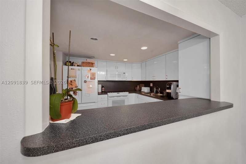 1 bedroom Condominium at 18151 NE 31st Ct 2008, The Clipper At Bisc Cove, Aventura — photo 3
