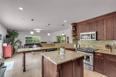 5380 NW 113th Pl, Doral FL - photo 10 of 42