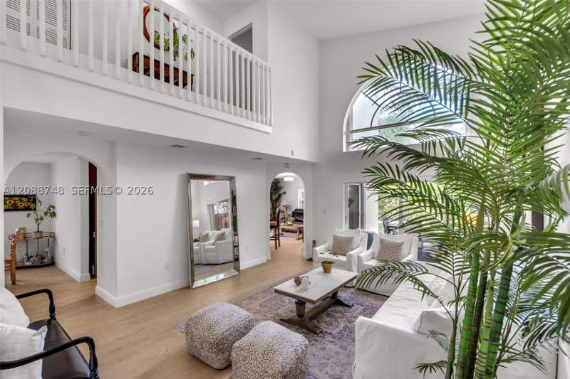 4 bedroom SingleFamilyResidence at 5380 NW 113th Pl, Doral Landings East, Doral — photo 4