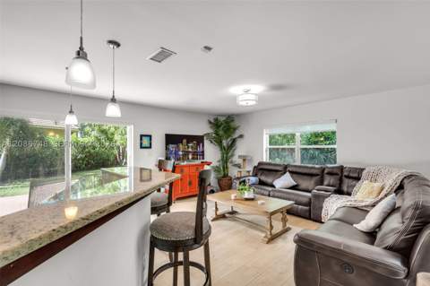 5380 NW 113th Pl, Doral FL - photo 7 of 42