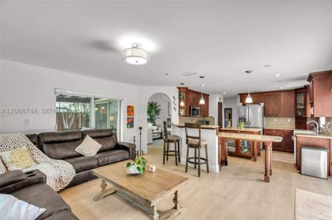 5380 NW 113th Pl, Doral FL - photo 8 of 42
