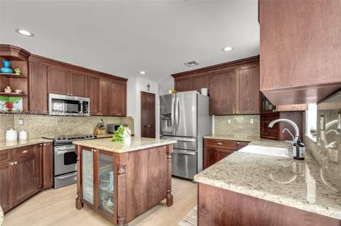 5380 NW 113th Pl, Doral FL - photo 9 of 42