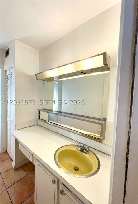 1658 Bay Rd 203, Miami Beach FL - photo 21 of 35