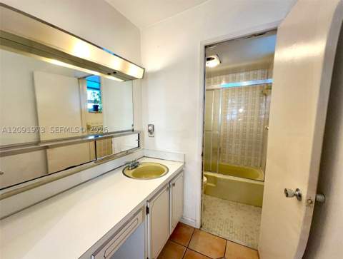 1658 Bay Rd 203, Miami Beach FL - photo 24 of 35
