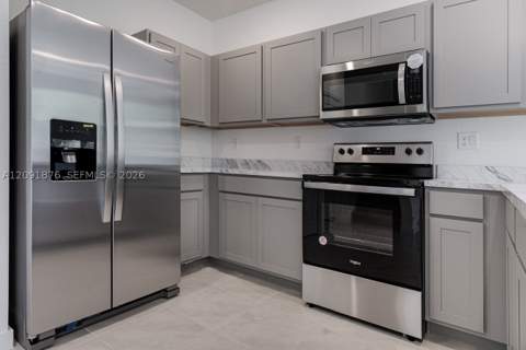 934 SE 19th St, Homestead FL - photo 10 of 33