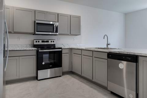 934 SE 19th St, Homestead FL - photo 11 of 33