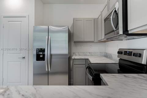 934 SE 19th St, Homestead FL - photo 12 of 33