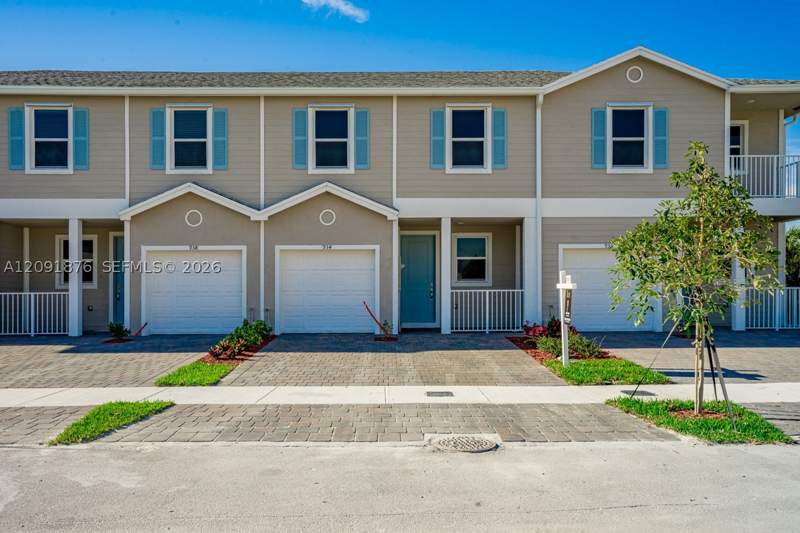 3 bedroom Townhouse at 934 SE 19th St, Hamilton Place, Homestead — photo 2