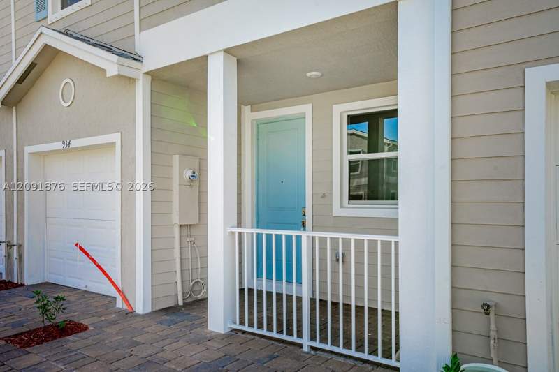 3 bedroom Townhouse at 934 SE 19th St, Hamilton Place, Homestead — photo 3