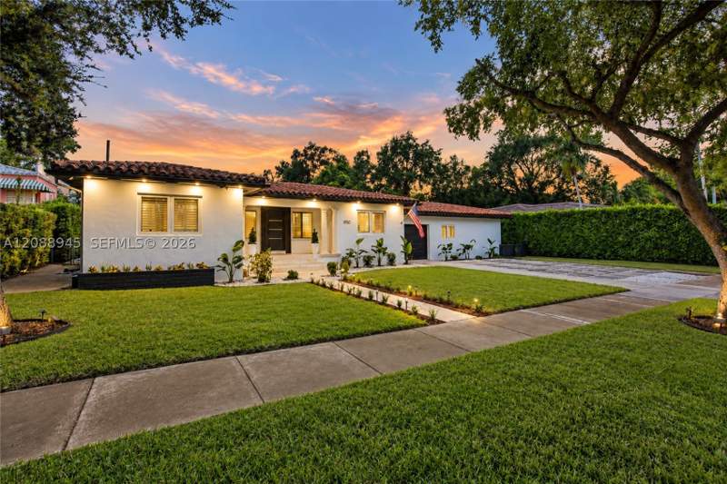 3 bedroom SingleFamilyResidence at 1550 Trevino Ave, Coral Gables Country Club, Coral Gables — photo 4