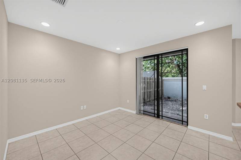 3 bedroom Townhouse at 627 NE 35th Ave, Florence At Crystal Lakes, Homestead — photo 4