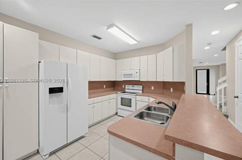 627 NE 35th Ave, Homestead FL - photo 8 of 23
