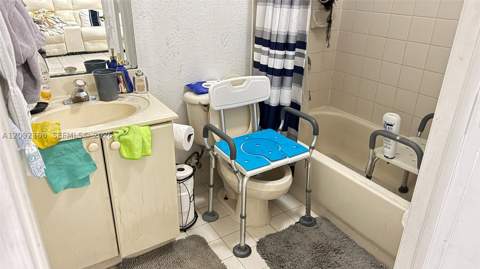 8732 NW 107th Ter 8732, Hialeah Gardens FL - photo 10 of 21