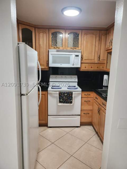 1725 W 60th St F202, Hialeah FL - photo 7 of 21