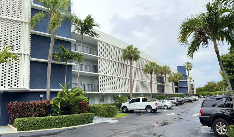 3 bedroom Condominium at 879 NE 195th Street Apt 227, Azure Lake Condo, Miami — photo 1