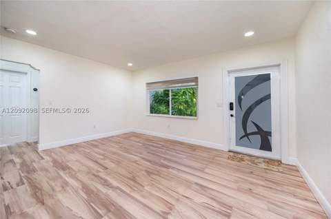 589 Miller Dr, Miami Springs FL - photo 10 of 32