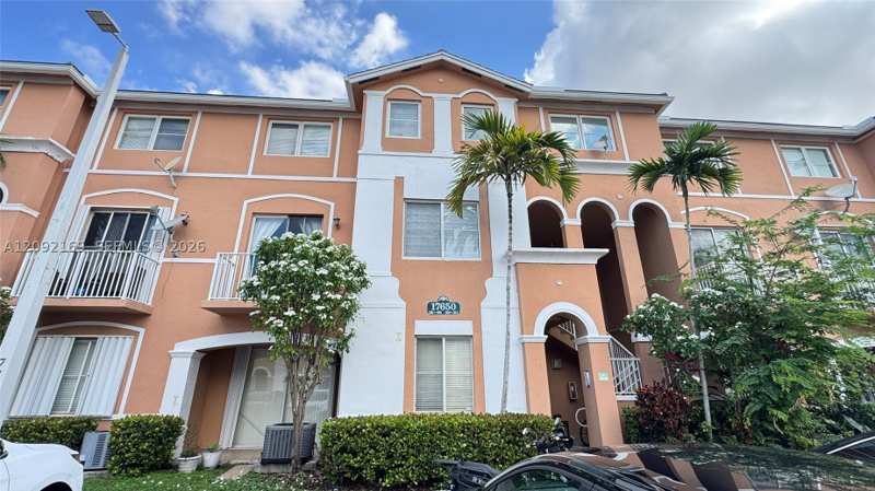 2 bedroom Condominium at 17650 NW 73rd Ave 104-18, Shoma Homes At Country Cl, Hialeah — photo 1