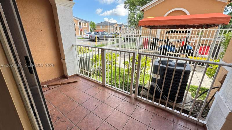 2 bedroom Condominium at 17650 NW 73rd Ave 104-18, Shoma Homes At Country Cl, Hialeah — photo 4