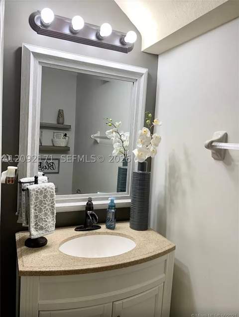 373 NE 37th Ave, Homestead FL - photo 13 of 15