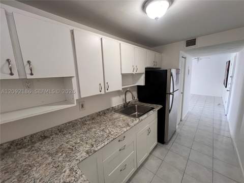 2000 Biarritz Dr 407, Miami Beach FL - photo 14 of 43