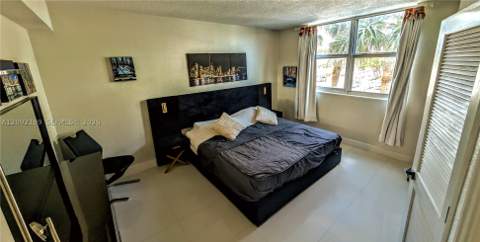 7501 E Treasure Dr 2M, North Bay Village FL - photo 10 of 35