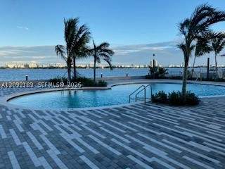 7501 E Treasure Dr 2M, North Bay Village FL - photo 18 of 35