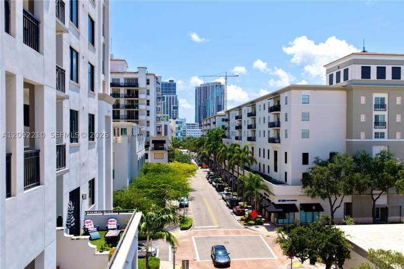 1 bedroom Condominium at 301 Altara Ave 418, Merrick Manor Condo, Coral Gables — photo 2
