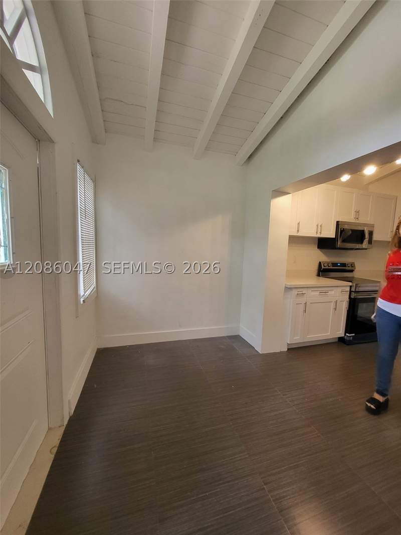 2 bedroom SingleFamilyResidence at 4431 SW 10th St, Trail Park, Miami — photo 2