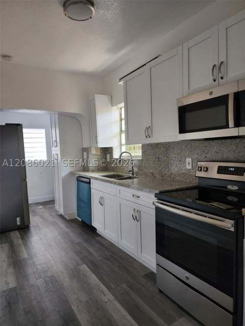1250 NW 55th St, Miami FL - photo 6 of 14