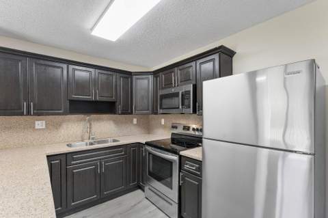 8851 NW 119th Street 5105, Hialeah FL - photo 13 of 27