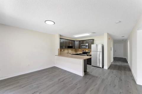 8851 NW 119th Street 5105, Hialeah FL - photo 14 of 27