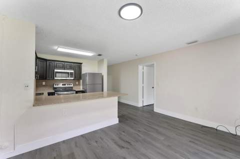8851 NW 119th Street 5105, Hialeah FL - photo 15 of 27