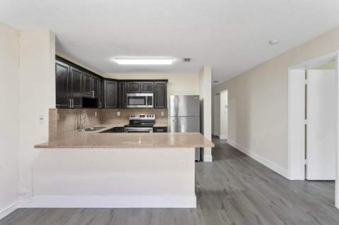 8851 NW 119th Street 5105, Hialeah FL - photo 16 of 27