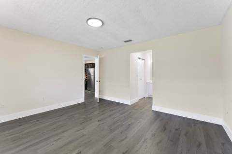 8851 NW 119th Street 5105, Hialeah FL - photo 21 of 27