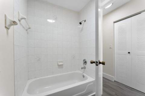 8851 NW 119th Street 5105, Hialeah FL - photo 23 of 27
