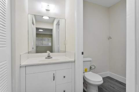 8851 NW 119th Street 5105, Hialeah FL - photo 24 of 27