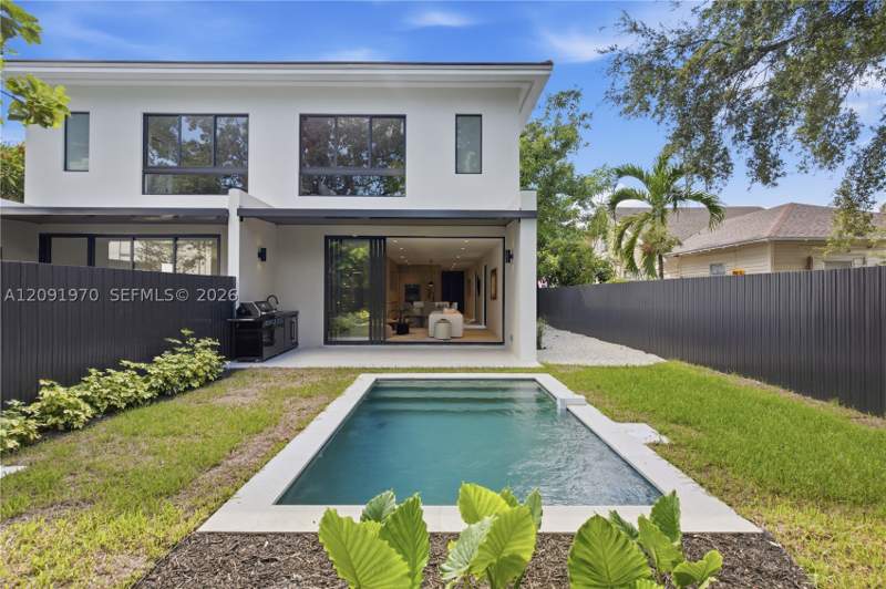 4 bedroom Townhouse at 1017 SW 13th Ct, 1st Westmoreland Addn, Miami — photo 3