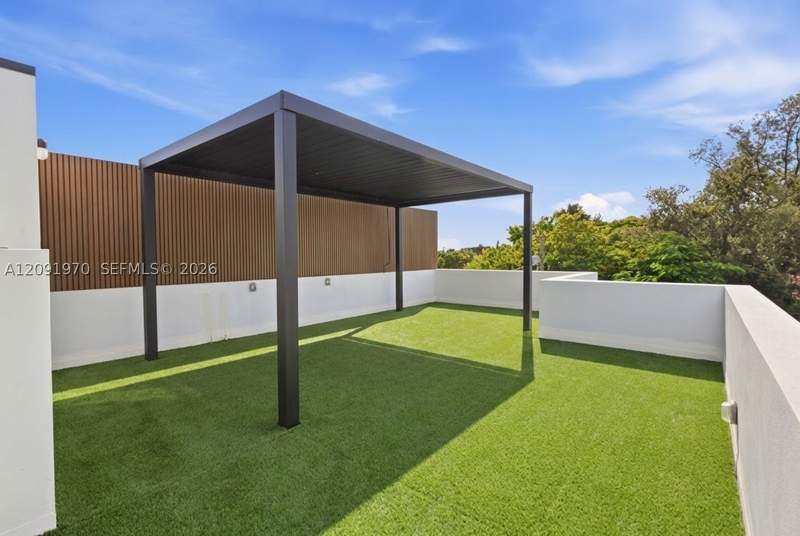 4 bedroom Townhouse at 1017 SW 13th Ct, 1st Westmoreland Addn, Miami — photo 5