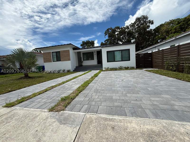 3 bedroom SingleFamilyResidence at 2350 SW 22nd Ave, Silver Bluff Ests-Sec A, Miami — photo 3