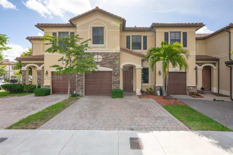 4 bedroom Townhouse at 3316 W 91st Ter, Bellagio, Hialeah — photo 1