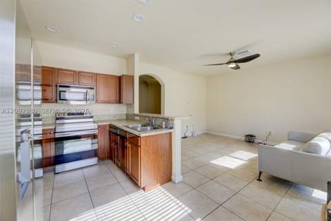 3316 W 91st Ter, Hialeah FL - photo 19 of 47