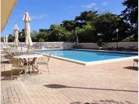 1800 Sans Souci Blvd 428, North Miami FL - photo 23 of 24