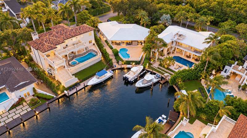 4 bedroom SingleFamilyResidence at 705 Bella Vista Ave, Coral Bay Sec D, Coral Gables — photo 1