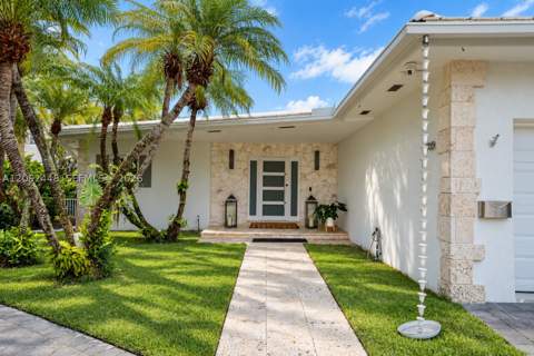 705 Bella Vista Ave, Coral Gables FL - photo 6 of 50