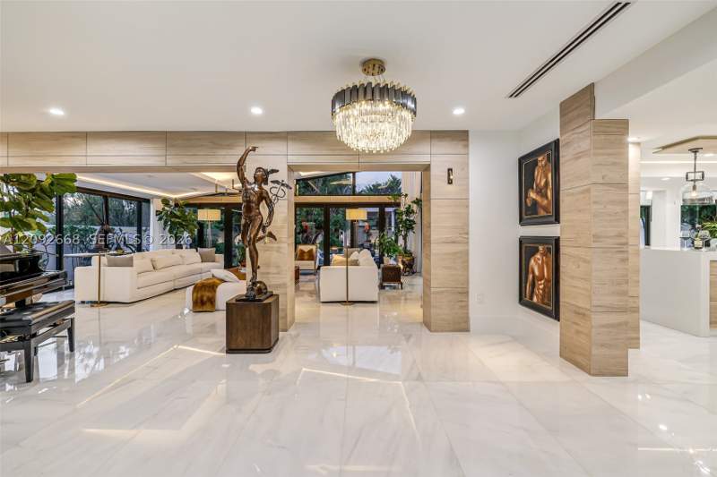 4 bedroom SingleFamilyResidence at 8761 SW 56th St, Torres Tower, Miami — photo 3