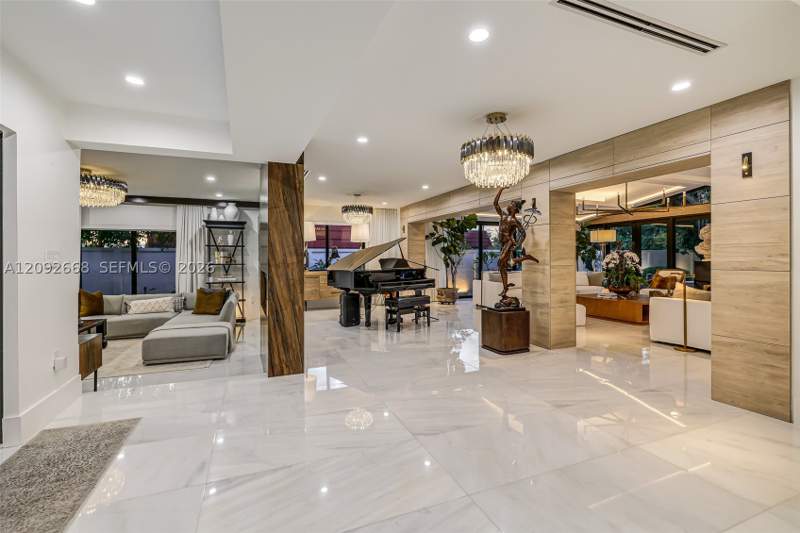 4 bedroom SingleFamilyResidence at 8761 SW 56th St, Torres Tower, Miami — photo 4