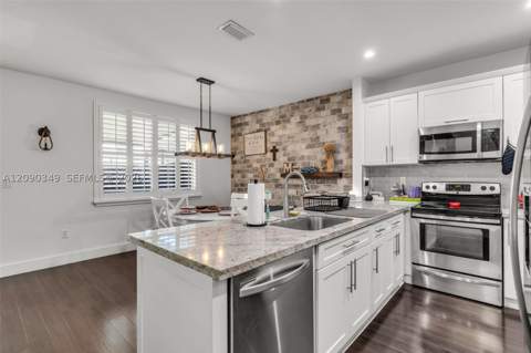1002 NE 41st Pl, Homestead FL - photo 10 of 28