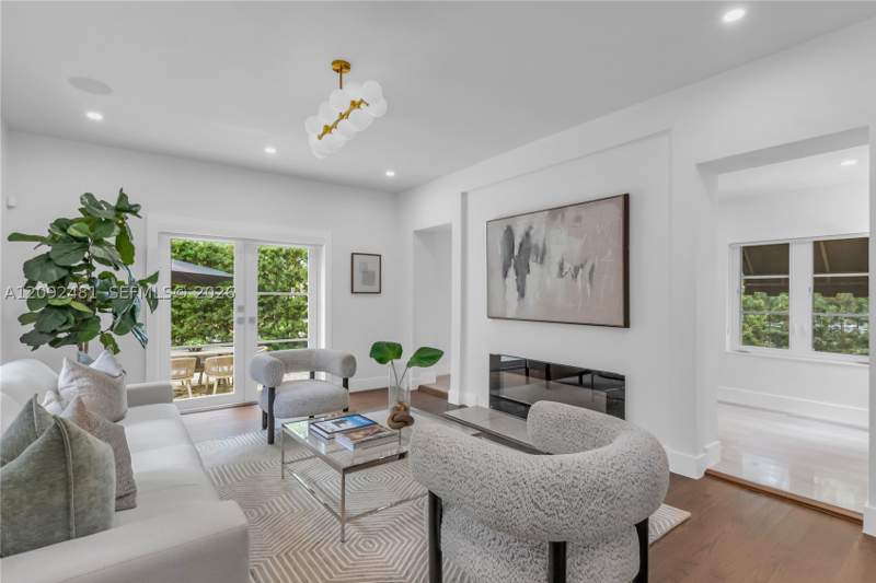 4 bedroom SingleFamilyResidence at 1222 Cortez St, Coral Gables Granada Sec, Coral Gables — photo 5
