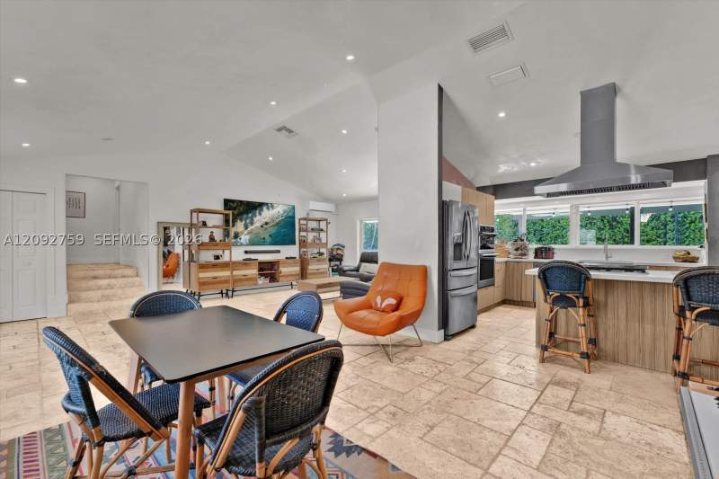 4 bedroom SingleFamilyResidence at 11464 SW 100th Ter, Glen Cove Sec 2, Miami — photo 5