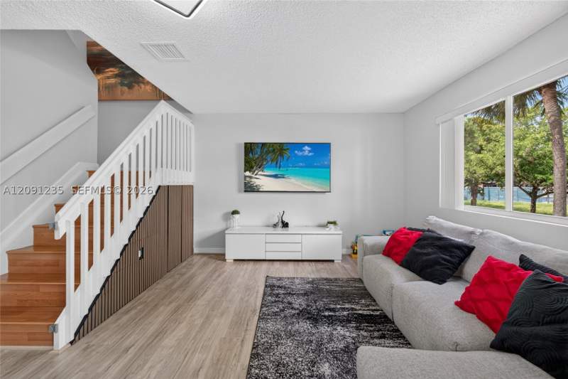3 bedroom Condominium at 6205 Kendale Lakes Cir 281, Paseo Real Condo, Miami — photo 3